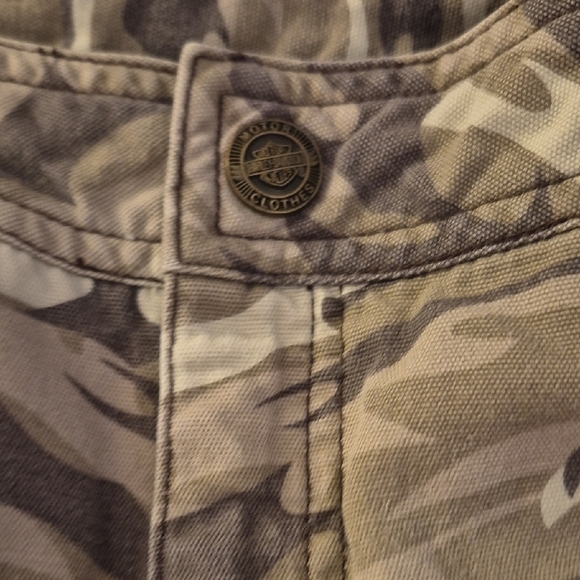 Harley-Davidson Desert Camo Capris - Picture 3 of 8